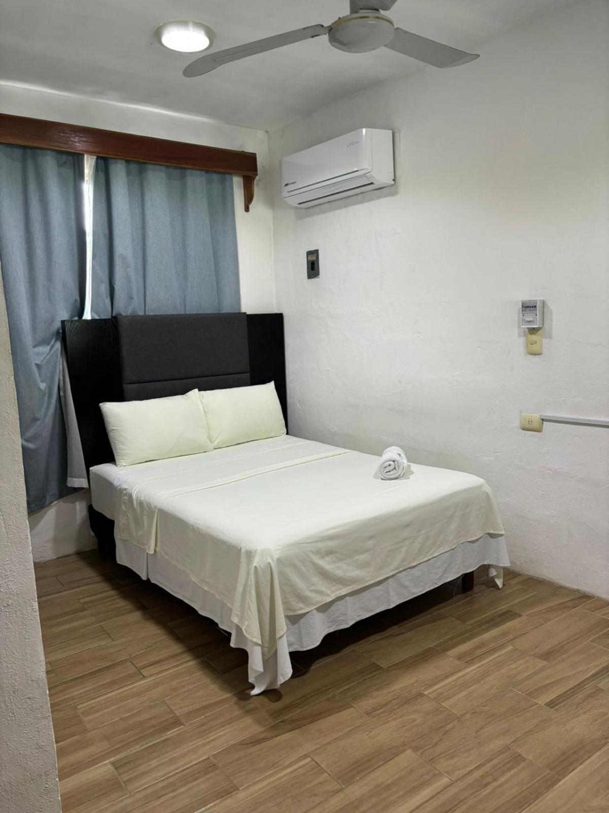 Hotel Miriam باكالار المظهر الخارجي الصورة